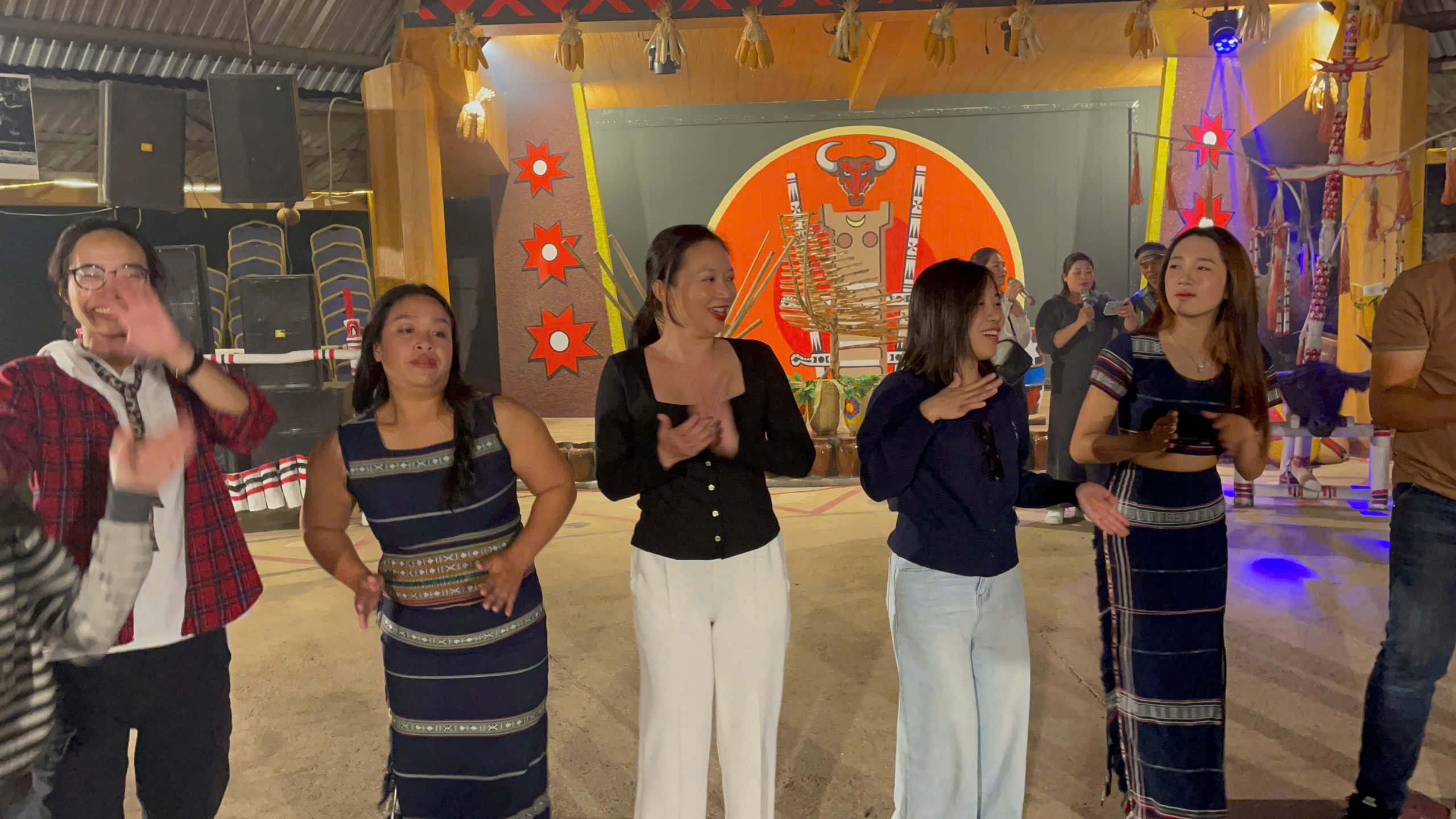 Lửa trại tây nguyên